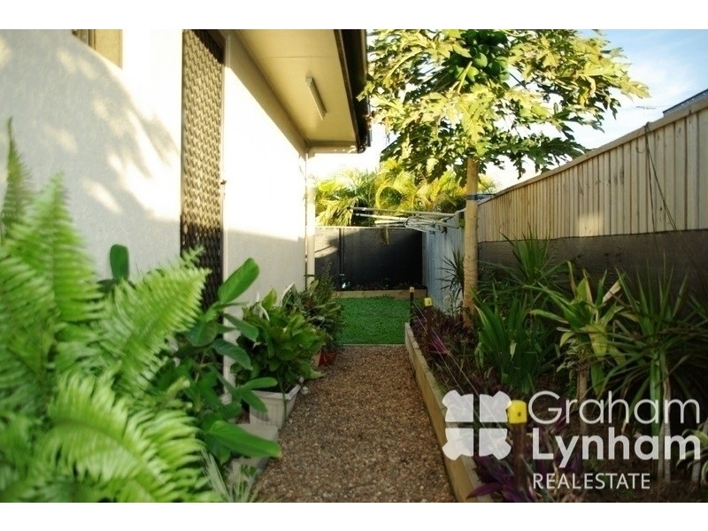 Bushland Beach QLD 4818