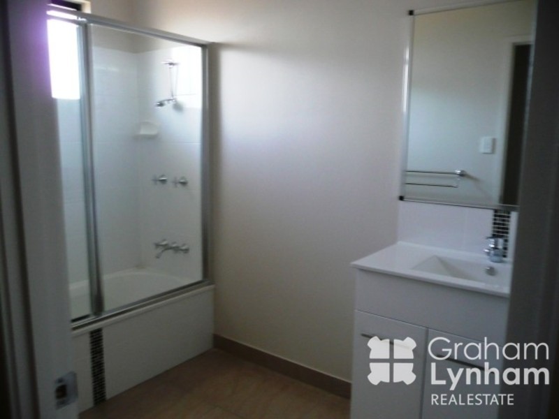 Bushland Beach QLD 4818