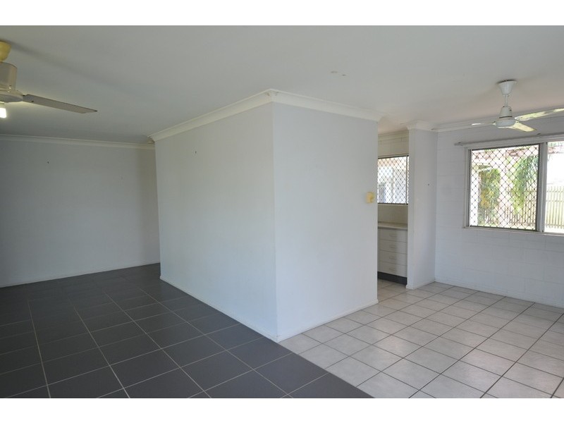 8/10 Blanes Street, Cranbrook QLD 4814
