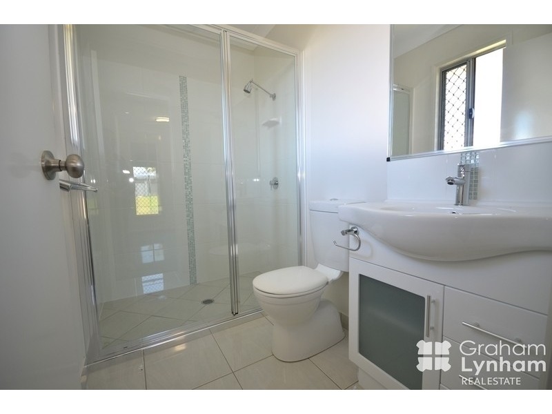 Bushland Beach QLD 4818