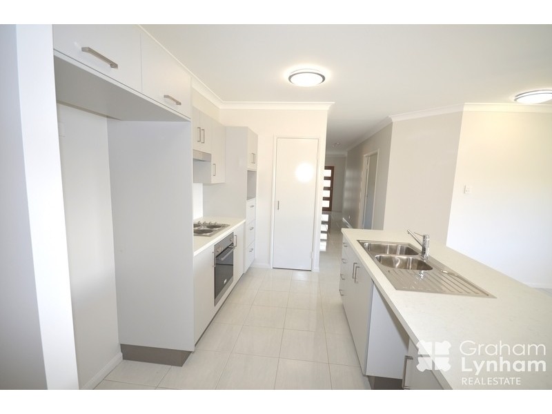 Bushland Beach QLD 4818