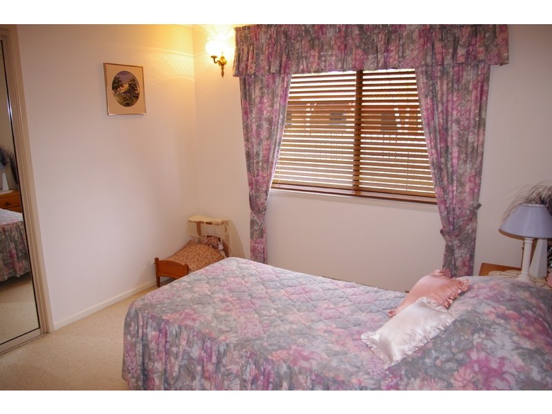 33 Serrano Crescent, Cranbrook QLD 4814