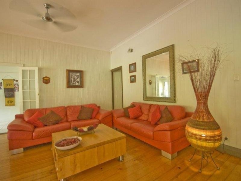 5 Gilbert Crescent, North Ward QLD 4810