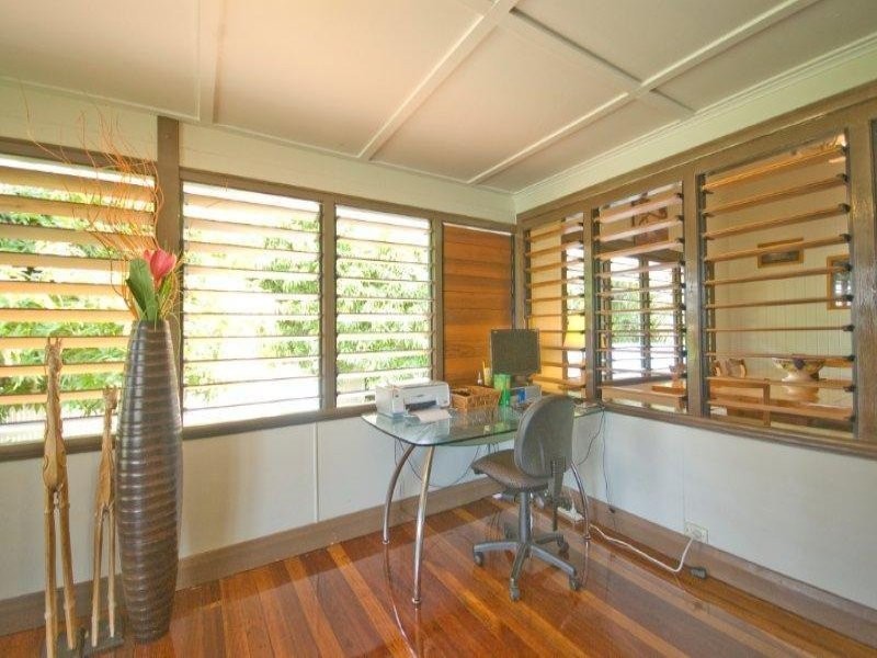 5 Gilbert Crescent, North Ward QLD 4810