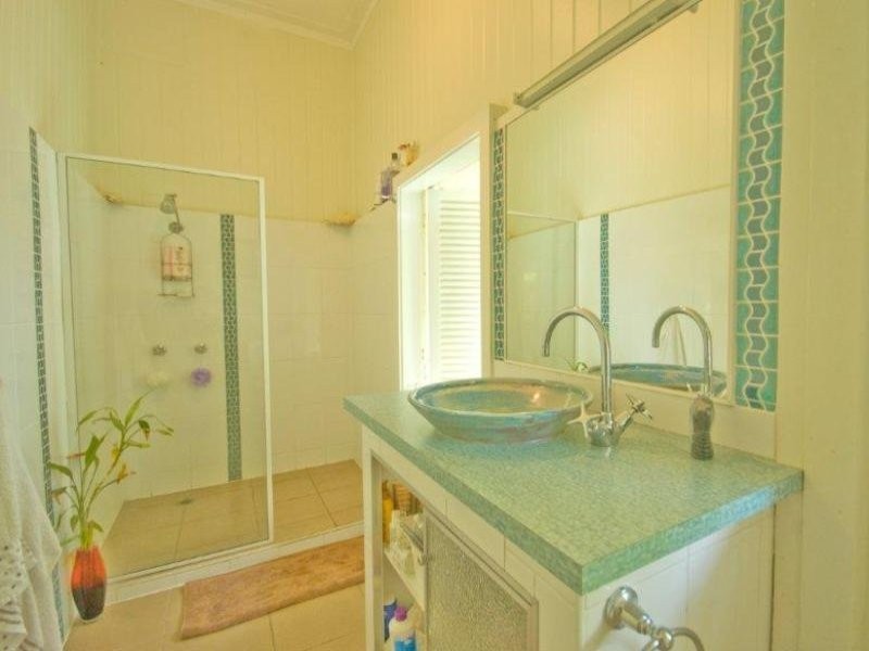 5 Gilbert Crescent, North Ward QLD 4810