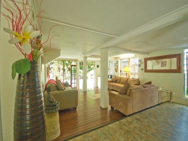 5 Gilbert Crescent, North Ward QLD 4810