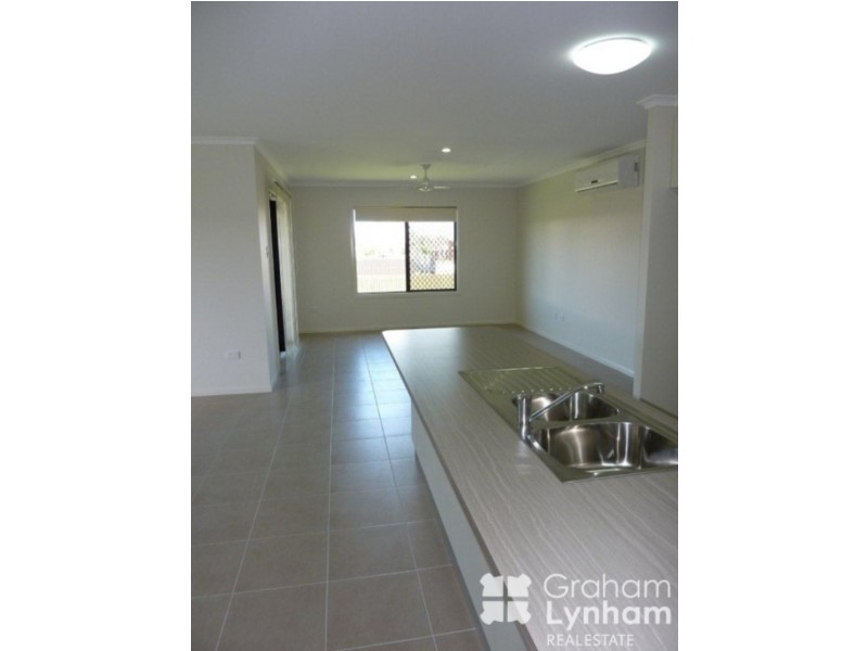 Bushland Beach QLD 4818