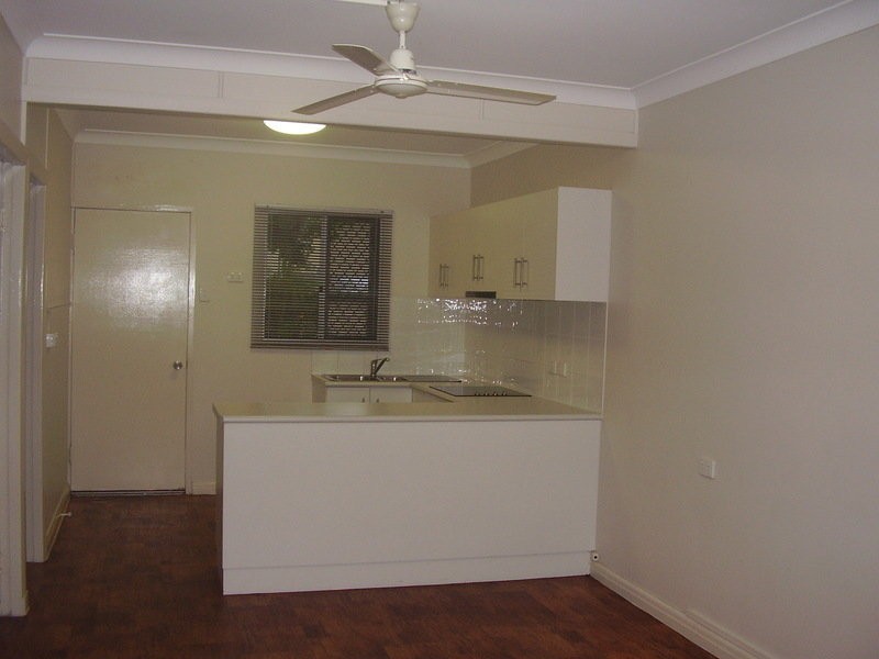 2/5B Warburton Street, North Ward QLD 4810