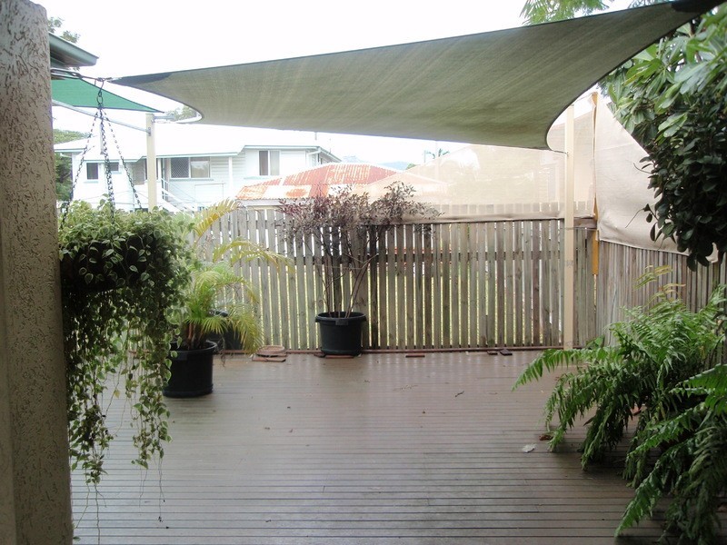 2/7  Tuffley Street, West End QLD 4810