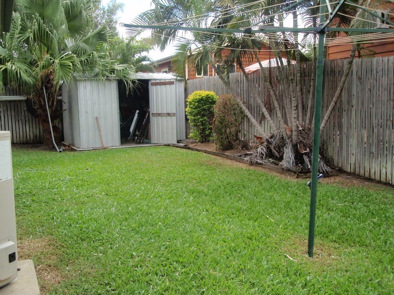 2/7  Tuffley Street, West End QLD 4810