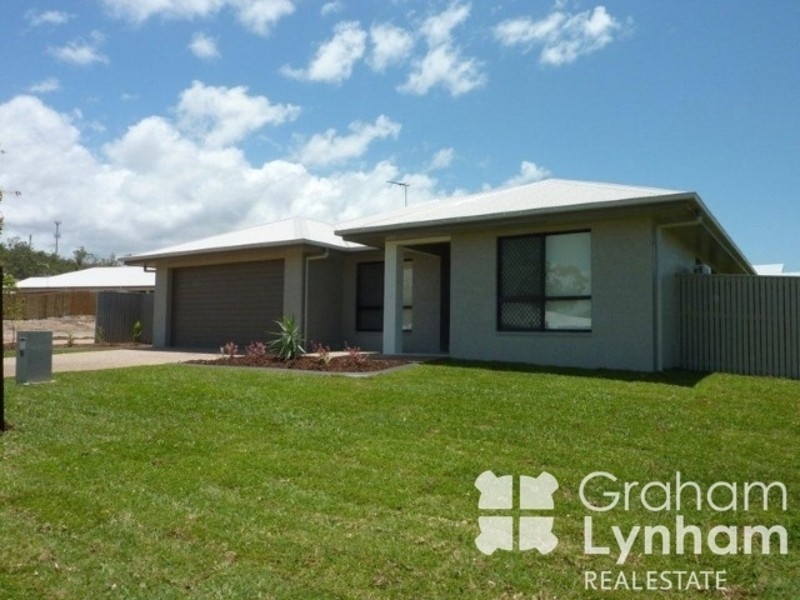 Bushland Beach QLD 4818