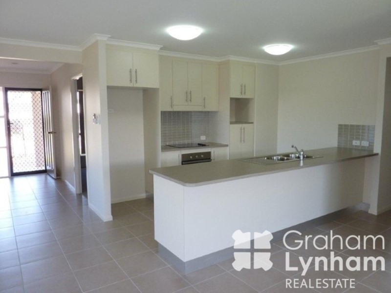 Bushland Beach QLD 4818