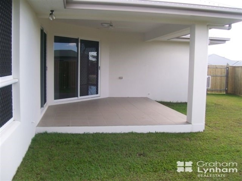 Bushland Beach QLD 4818