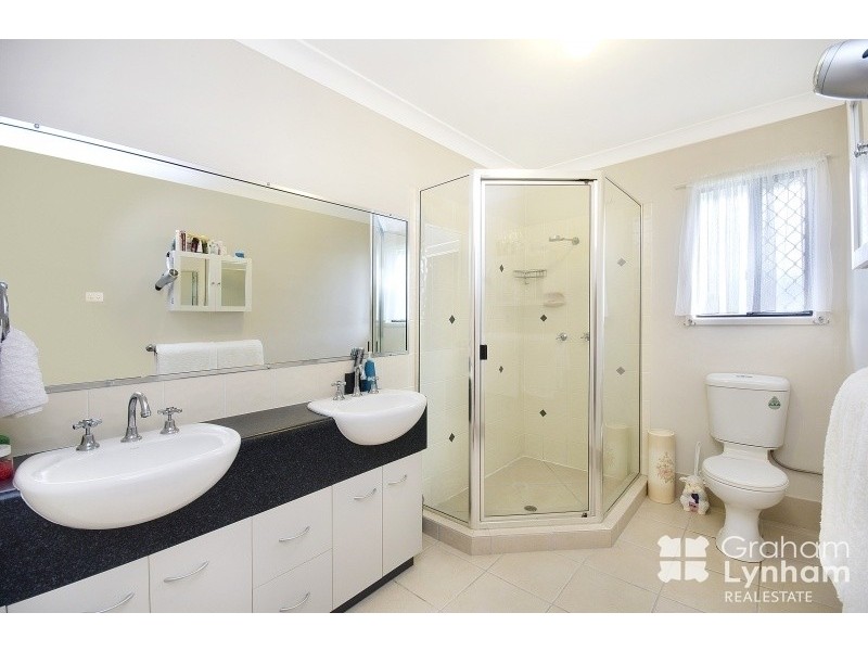 11 Fitzgerald Crescent, Kirwan QLD 4817