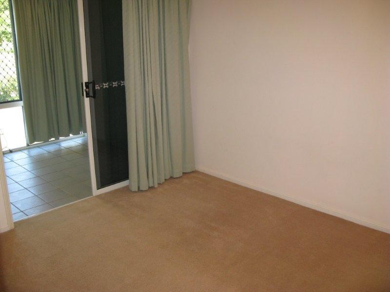 4/102 Cook Street, North Ward QLD 4810