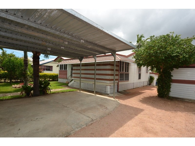 7 Norris Street, Hermit Park QLD 4812