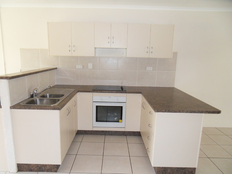 1/8 Silky Oak Street, Kirwan QLD 4817