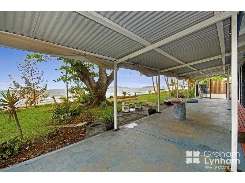 Saunders Beach QLD 4818
