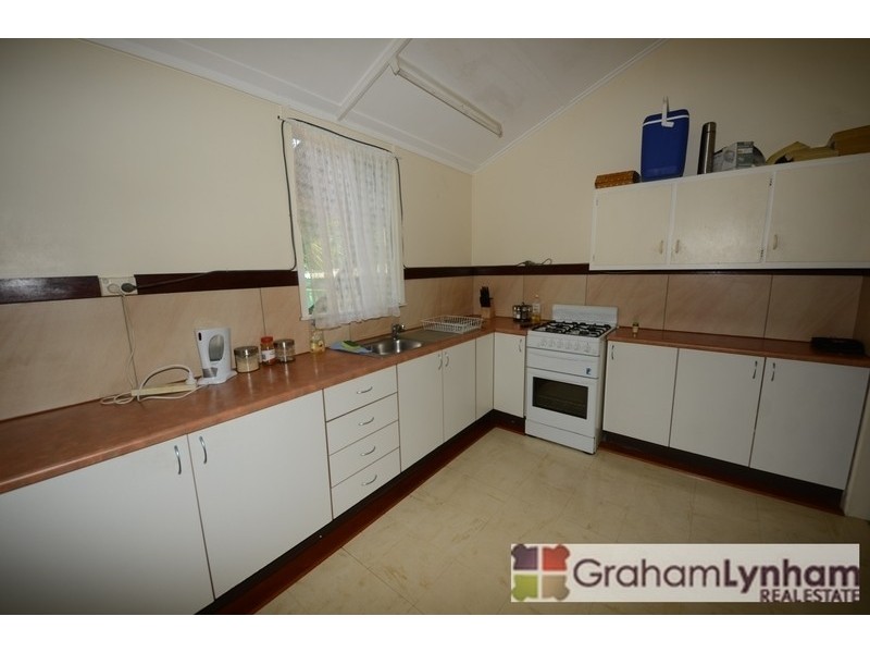 39 Clayton Street, Hermit Park QLD 4812