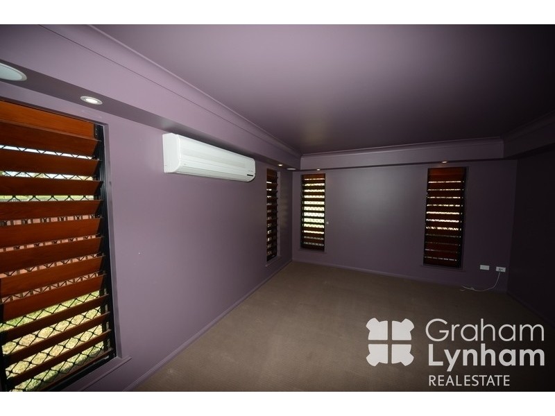 Bushland Beach QLD 4818