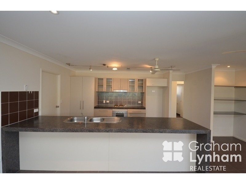 Bushland Beach QLD 4818