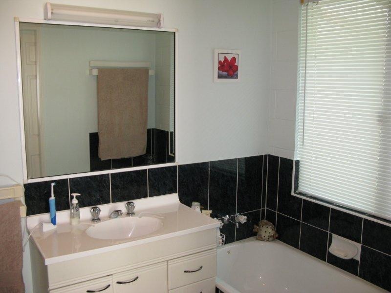 28 Arkaba Street, Mount Louisa QLD 4814