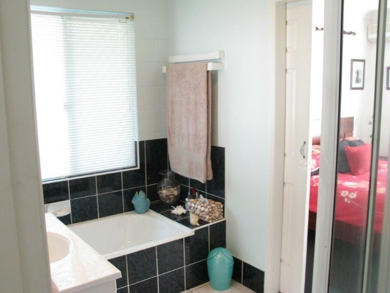 28 Arkaba Street, Mount Louisa QLD 4814