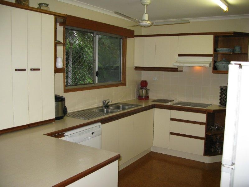 52 Coates Street, Mount Louisa QLD 4814