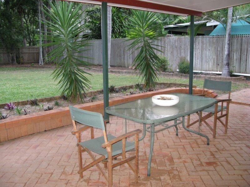 52 Coates Street, Mount Louisa QLD 4814