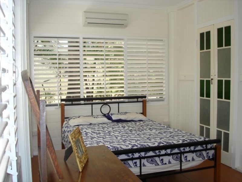 4B Sixth Avenue, South Townsville QLD 4810