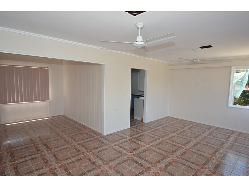 77 Hammett Street, Currajong QLD 4812