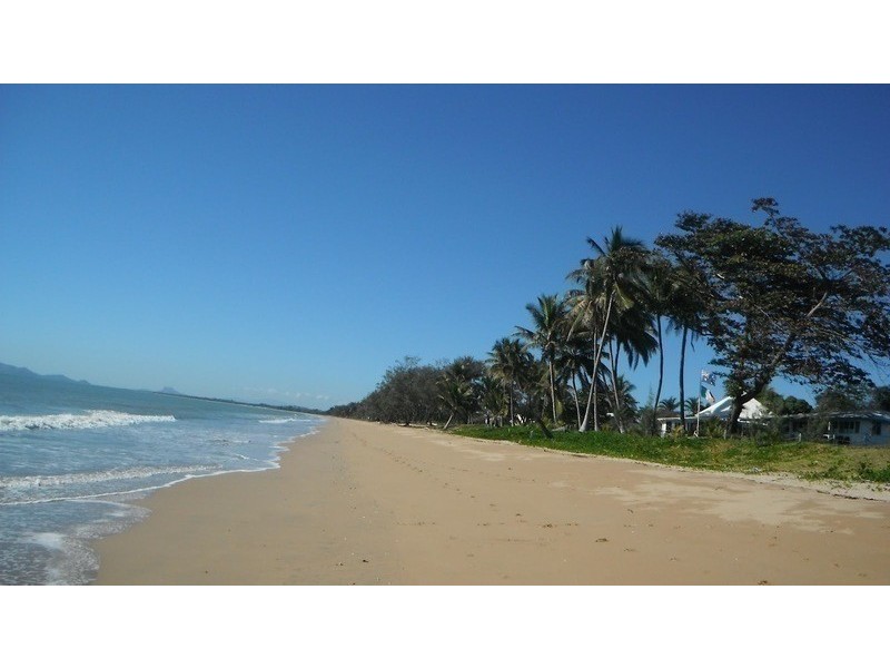 26 Coral Street, Saunders Beach QLD 4818