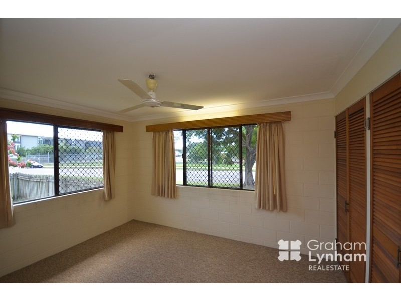 1 Julia Street, Kirwan QLD 4817