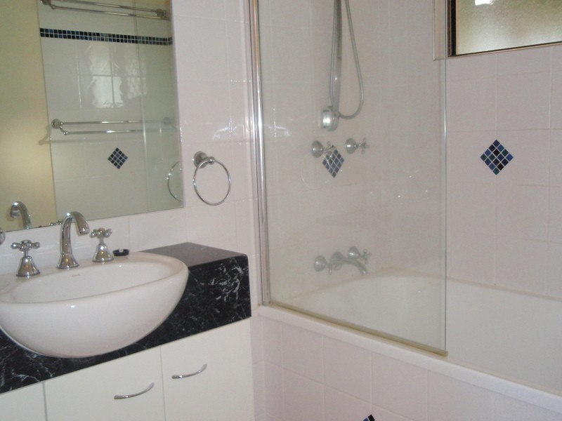 11 Salina Drive, Kelso QLD 4815