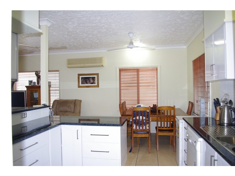 5 Bomana, Aitkenvale QLD 4814