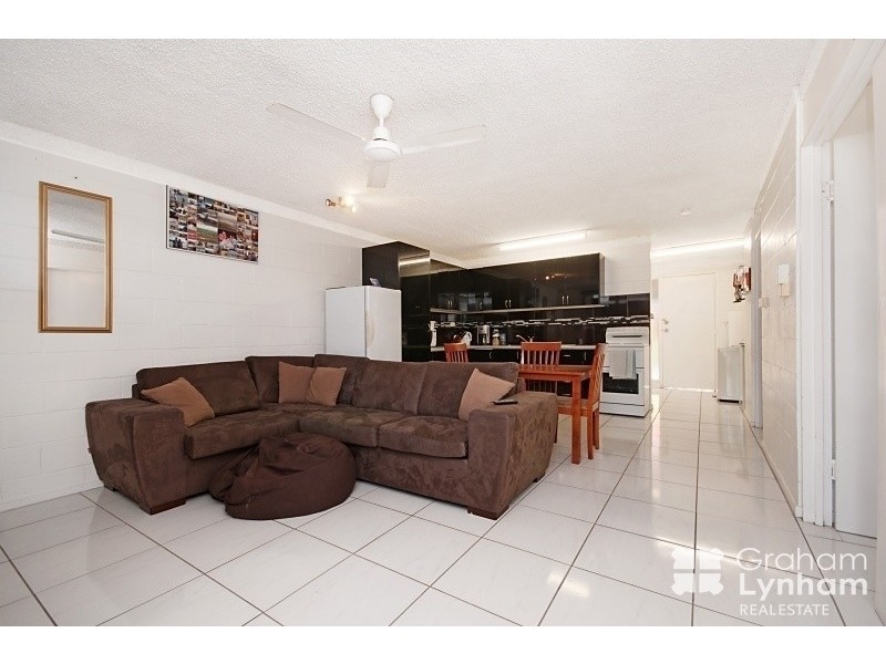 2/13 Maroong Street, Currajong QLD 4812