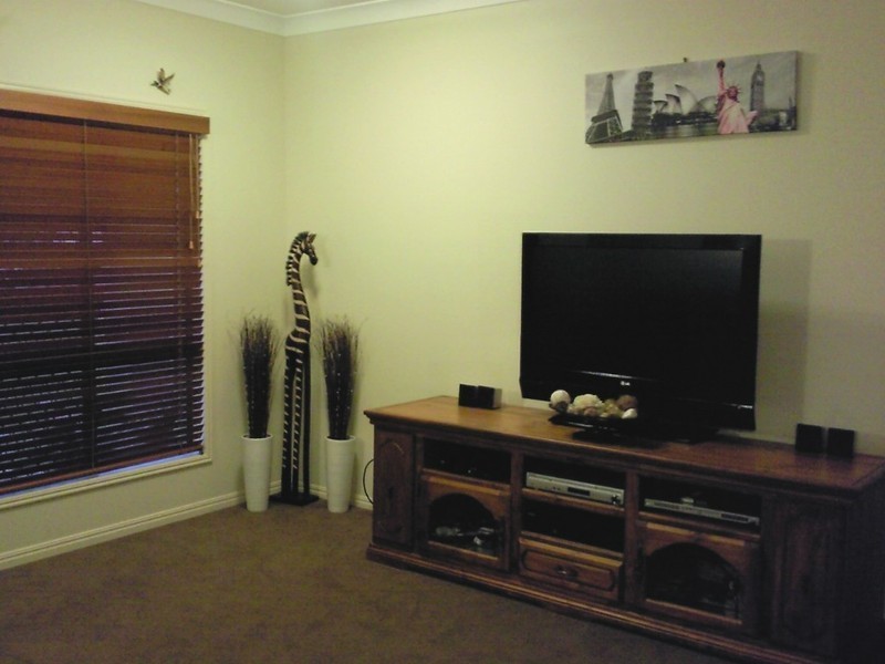 67 Bamboo Crescent, Mount Louisa QLD 4814