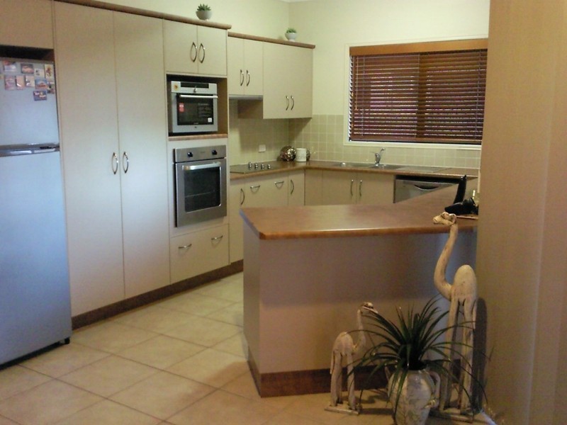 67 Bamboo Crescent, Mount Louisa QLD 4814