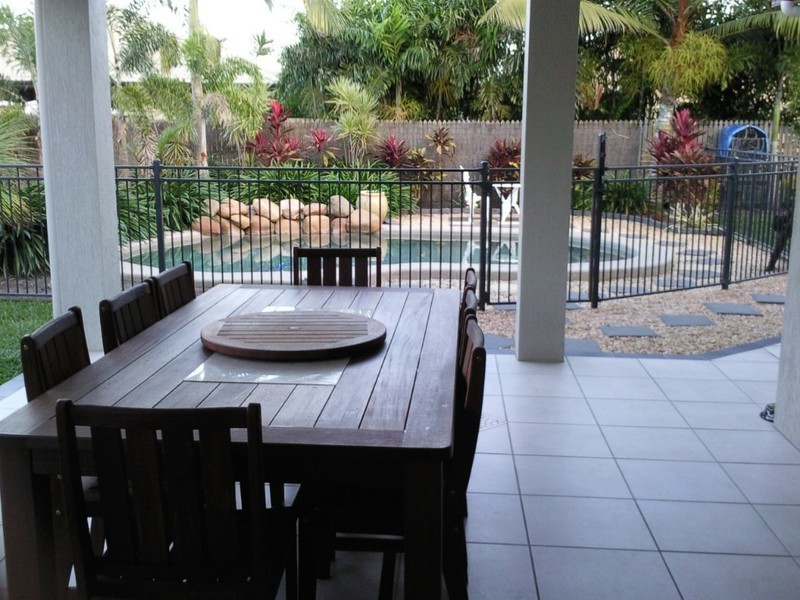 67 Bamboo Crescent, Mount Louisa QLD 4814