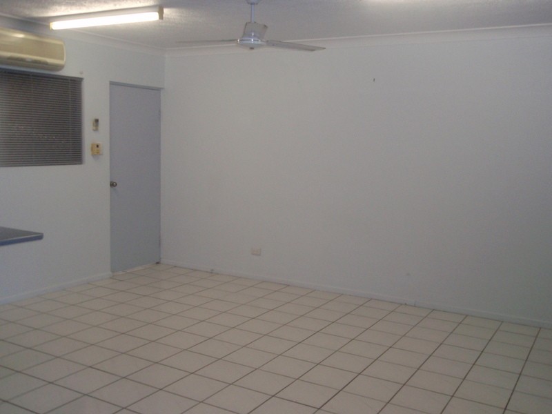 2/4 Stuart Street, North Ward QLD 4810