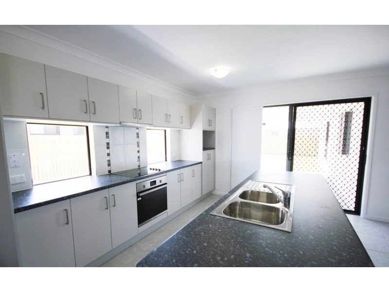 59 Biscayne Street, Burdell QLD 4818