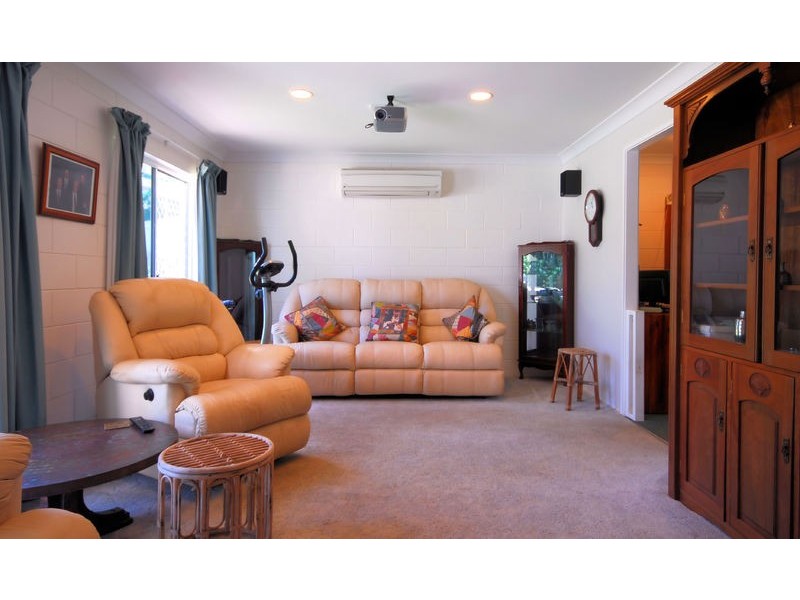 12 Bunya Street, Bushland Beach QLD 4818