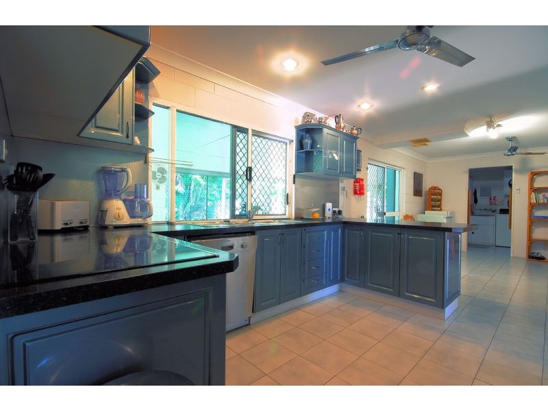 12 Bunya Street, Bushland Beach QLD 4818