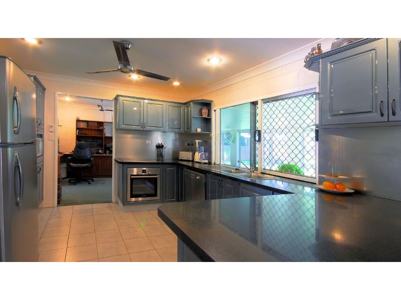 12 Bunya Street, Bushland Beach QLD 4818