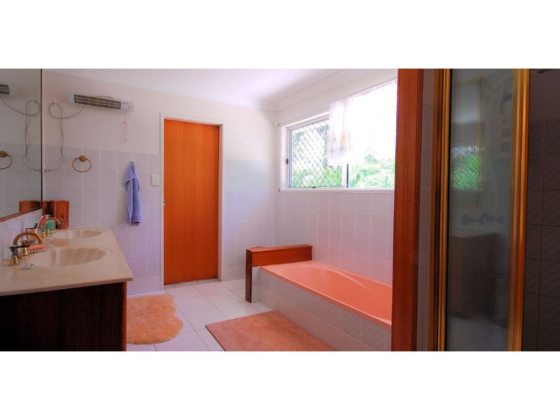 12 Bunya Street, Bushland Beach QLD 4818