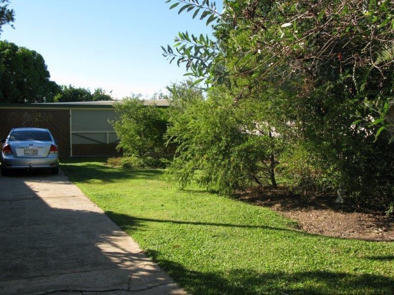 33 Henry Street, West End QLD 4810