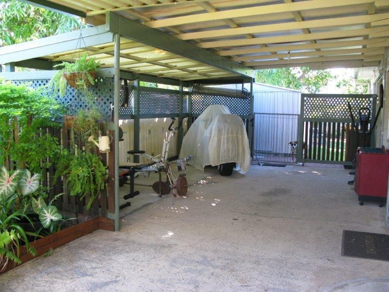 33 Henry Street, West End QLD 4810