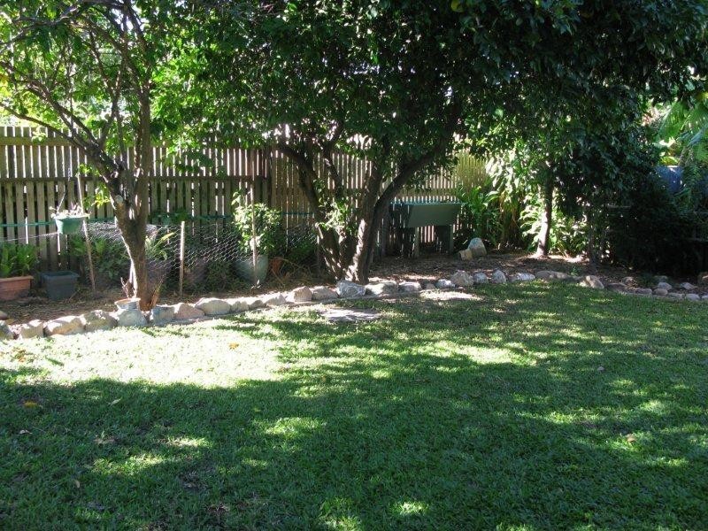 33 Henry Street, West End QLD 4810