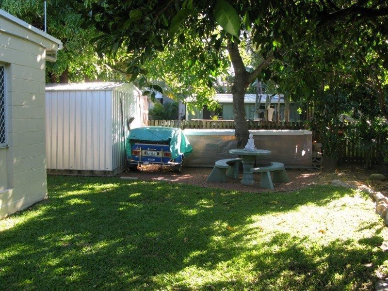 33 Henry Street, West End QLD 4810