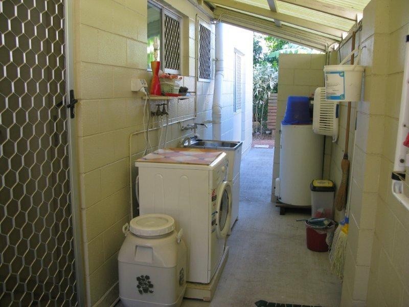 33 Henry Street, West End QLD 4810